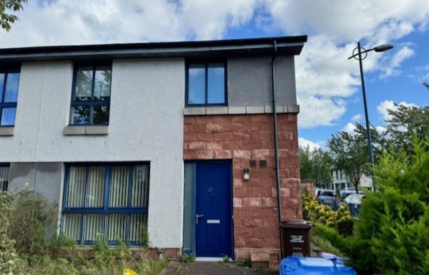 Exterior of 37 Fauldhouse Way